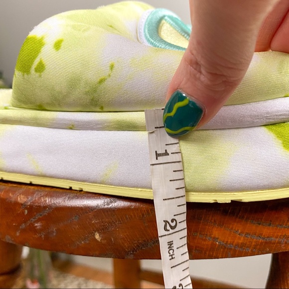 Champion NWT Plush Lemon Cloud Slipper Slides Green Tie Dye Blue Size 8 - Picture 12 of 13